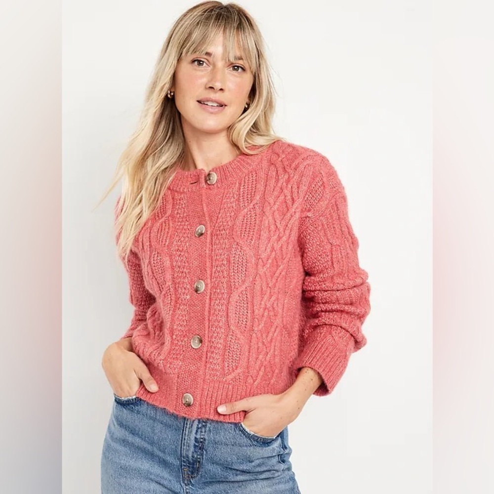 NEW! Old Navy size Small
Cable-Knit Cardigan Sweater for Women